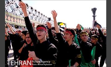 سوگواره "احلی من العسل" در میدان امام حسین(ع) 7