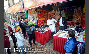 جشنواره فرهنگ ملل، غذا و صنایع دستی در منطقه 10 1