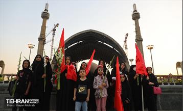 بدرقه خادمان و زائران اربعین 28