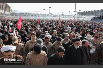 اقامه نماز بر پیکر آقای شهید ایران - 1 42