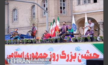 کنسرت گروه رستاک در میدان مشق 18