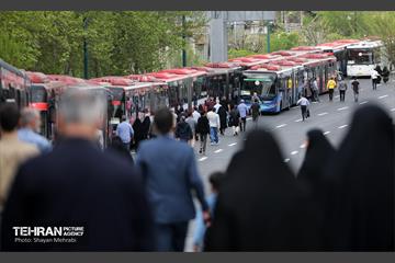 خدمات‌رسانی شهرداری تهران در نماز عید فطر مصلی تهران 25