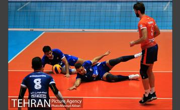 دیدار تیم های والیبال پیکان و سایپا 13