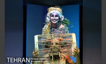 نمایش رویای یک شب نیمه تابستان‎ 23