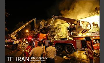 آتش سوزی گسترده در خیابان امیرکبیر 1