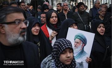 تشییع پیکر ۱۰۰ شهید مردمی و مدافع امنیت در تهران - 3 30