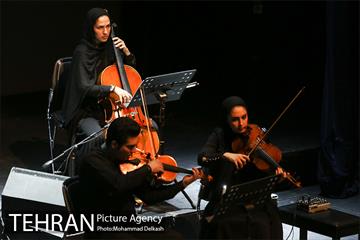 کنسرت آنلاین علیرضا قربانی در تالار وحدت 12