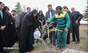 آئین روز درختکاری با حضور سفیران و نمایندگان کشورهای خارجی 15