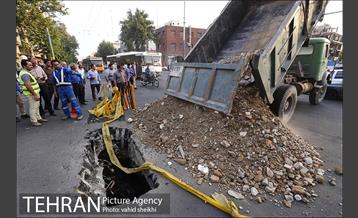 فرونشست زمین در خیابان 17شهریور 16