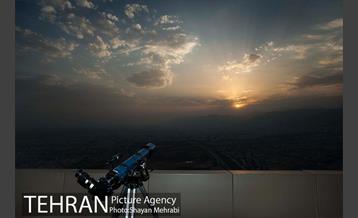 استهلال هلال ماه شوال از فراز برج میلاد تهران 19