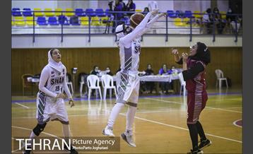 دیدارهای هفته پایانی بسکتبال زنان 13