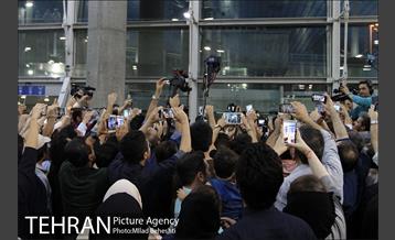 استقبال از عوامل فیلم فروشنده در فرودگاه امام خمینی تهران‎ 3