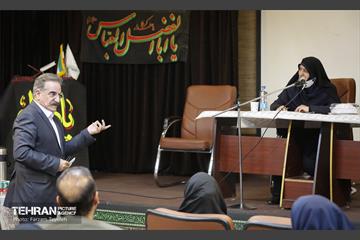 حضور نرگس معدنی پور در منطقه 5