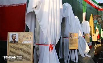 رونمایی از مجسمه های 6 شهید در منطقه 15 33