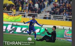 دیدار تیم های استقلال تهران و سپاهان 4