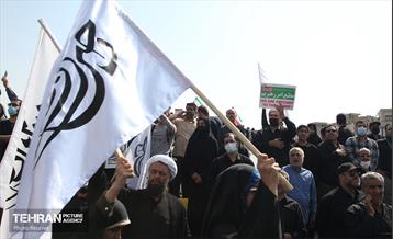 راهپیمایی نمازگزاران نماز جمعه تهران در اعتراض به حوادث اخیر