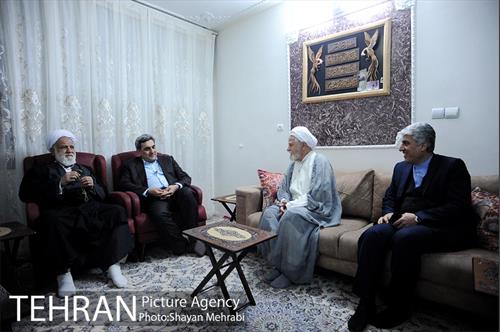 حضور شهردار تهران در منزل شهیدان مقدم 2