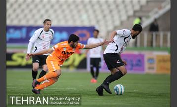 دیدار دو تیم فوتبال سایپا تهران و نفت تهران