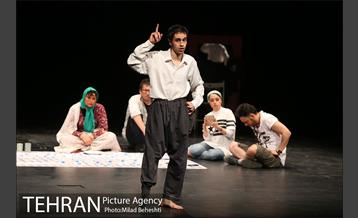 نمایش آوازهای سر شام‎ 8