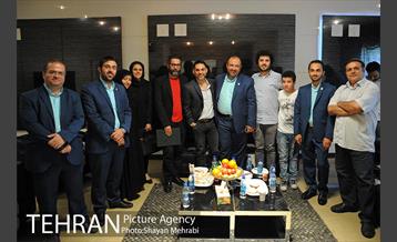 نشست نقد و بررسی فیلم ابدو یک روز 25