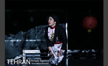 نمایش اژدهای طلایی 15