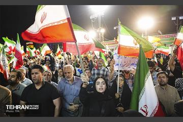 آیین بدرقه زائر اولی‌ها به‌ سوی عتبات عالیات در میدان انقلاب 24