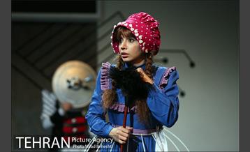 نمایش داستان یک عذرخواهی از آقای امانوئل‎ 19