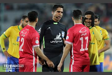 دیدار تیم های فوتبال پرسپولیس تهران و صنعت نفت آبادان 12