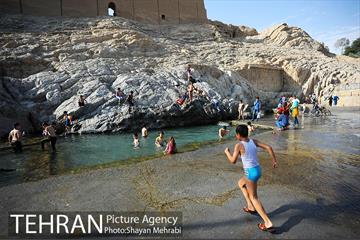 تابستان گرم  در چشمه علی 42