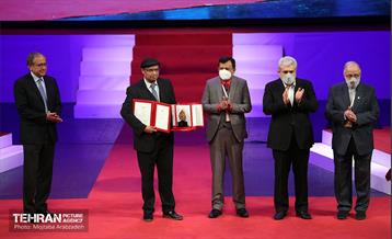 چهارمین آیین اعطای جایزه علمی و فناوری مصطفی(ص) 24