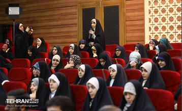 نشست جمعی از دانشجویان با شهردار تهران 16