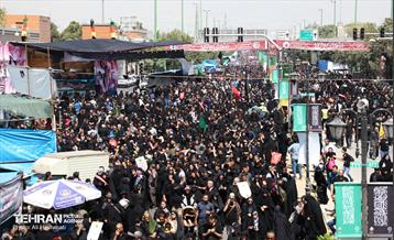 آیین پیاده‌روی جاماندگان اربعین حسینی در مناطق شهرداری تهران 18