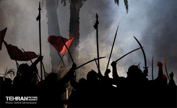 نمایش «تنهاتر از مسیح» 13