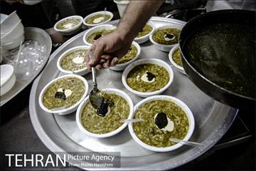 افطاری ساده تاکسی رانی در پایانه سازمان آب 9