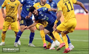 دیدار تیم‌های فوتبال استقلال و سپاهان 9