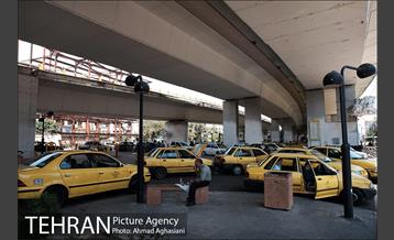 استراحت ظهرگاهی تاکسیرانان زیر پُل سیدخندان 1