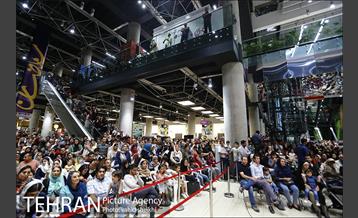 کنسرت حامد همایون در باغ کتاب 10