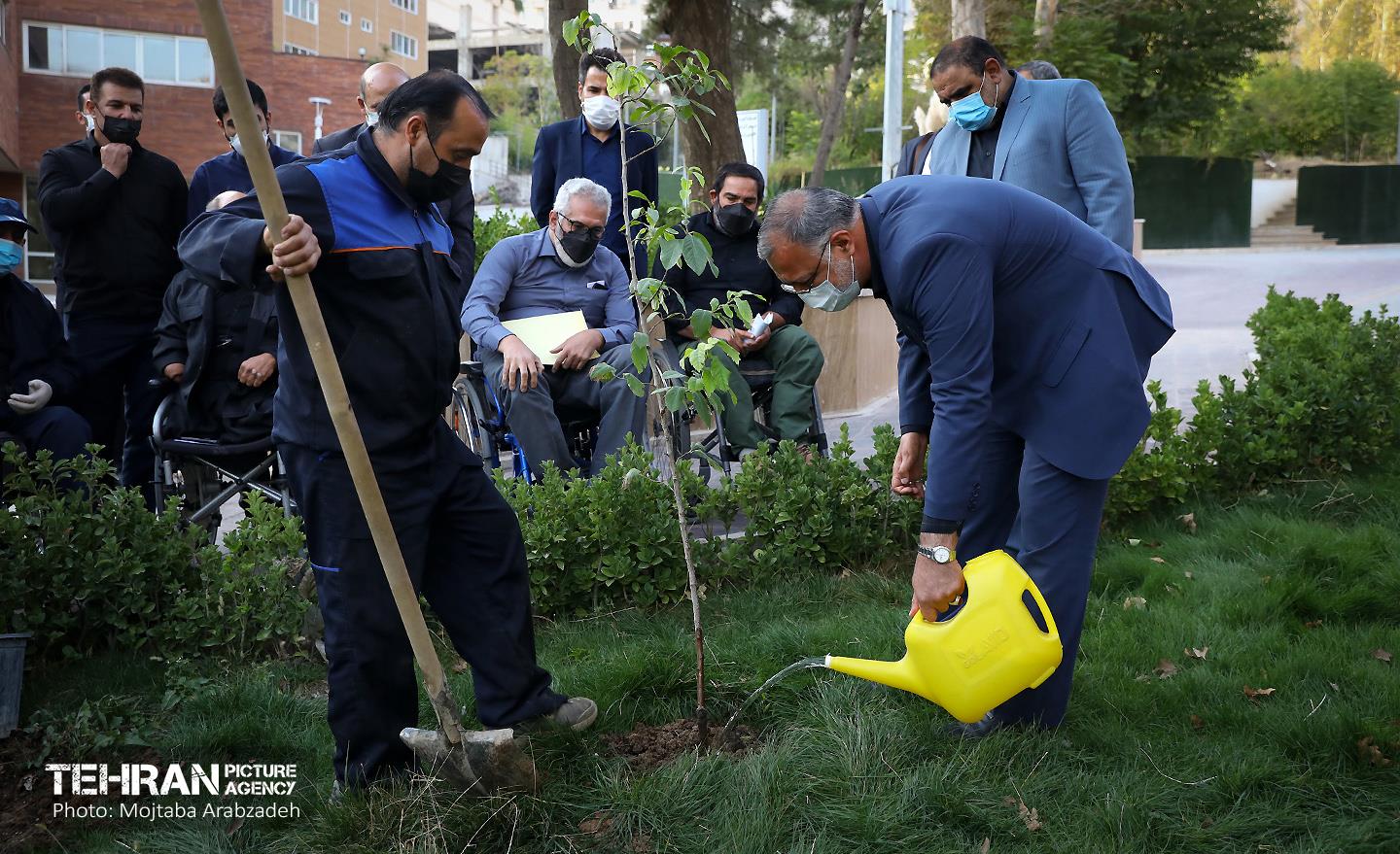 بازدید شهردار تهران از آسایشگاه جانبازان بقیه الله 20