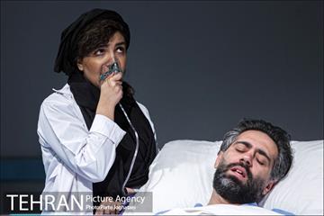 نمایش «بالاخره این زندگی مال کیه؟» 26
