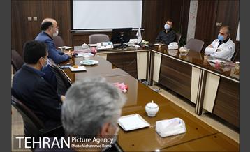 بازدید شهردار منطقه شش از بیمارستان فیروزگر و شرکت شهر سالم 15