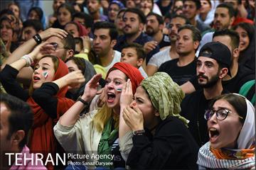 تماشای مسابقات جام جهانی فوتبال  25