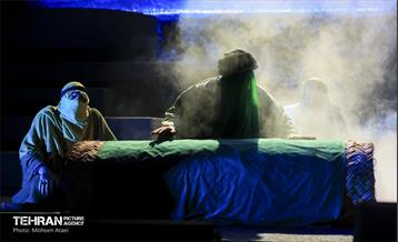 نوانمایش‌ هامان در برج‌ میلاد تهران 4