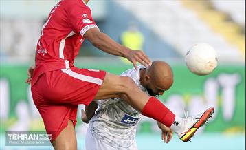 دیدار تیم های فوتبال پرسپولیس و آلومینیوم اراک 6