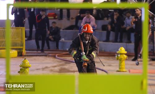 مسابقات چالش تخصصی آتش‌نشانان 38