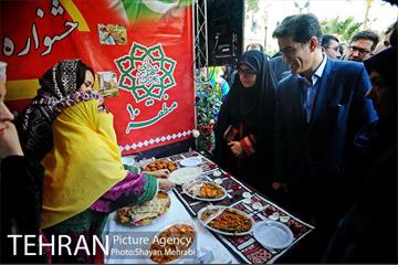 جشنواره فرهنگ ملل، غذا و صنایع دستی در منطقه 10 10