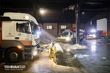 بارش برف زمستانی در معابر شمالی پایتخت - 2 29