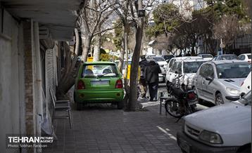 بی قانونی؛ تعرض به حریم پیاده راه 7