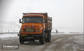 عملیات برف‌روبی در منطقه 5 16