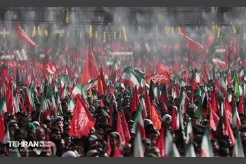 اقامه نماز بر پیکر آقای شهید ایران - 1 52