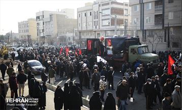 تشییع پیکر شهید گمنام در منطقه ۲۱